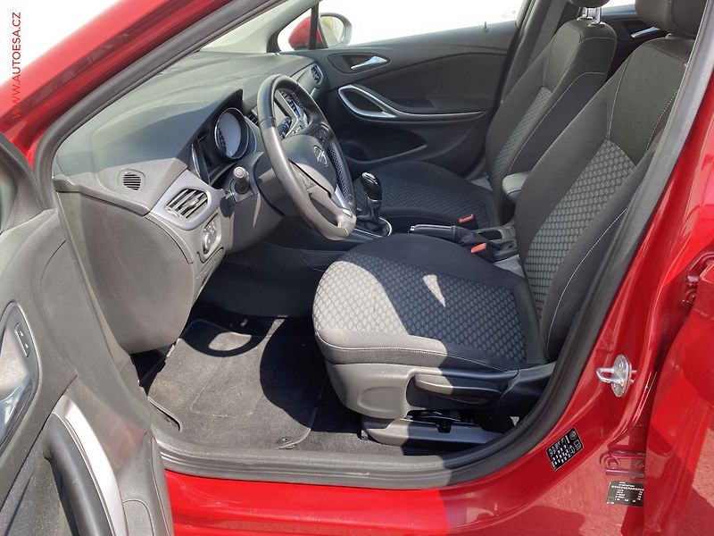 Opel Astra (2021) 1.2 T, AC, tempo - fotka 9 z 18