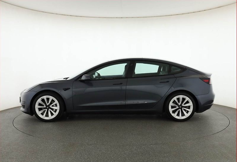 Tesla Model 3 (2021) Std Range Plus 52kWh, SoH 85% - fotka 3 z 21
