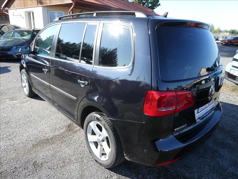 Volkswagen Touran 1,6 TDi 77kW 7.MÍST,navigace - fotka 7 z 43