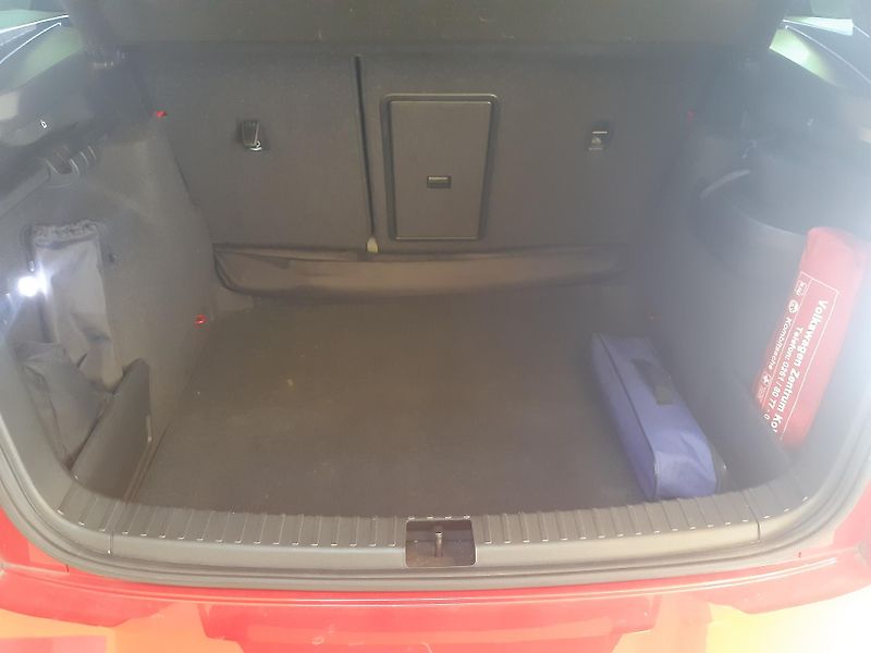 Škoda Karoq 2.0 TDI 4x4 SPORTLINE          - fotka 23 z 26