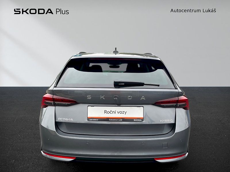 Škoda Octavia (2025) COMBI TOP SELECTION 1,5 TSI M- - fotka 8 z 34