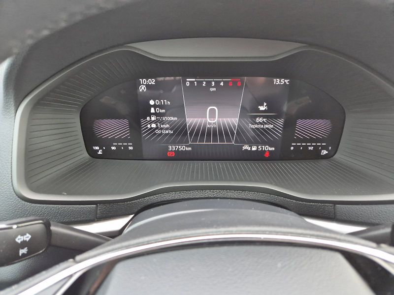 Škoda Karoq (2024) Ambition 1.5TSi 110kW 6°manuál - fotka 19 z 25