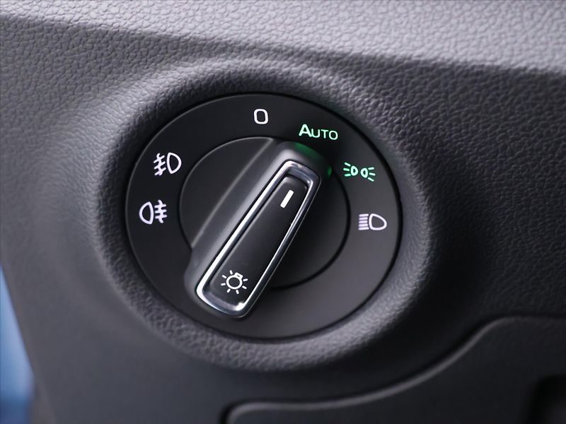 Škoda Kamiq 1.0 TSI 81kW DSG CZ Style DPH - fotka 15 z 33