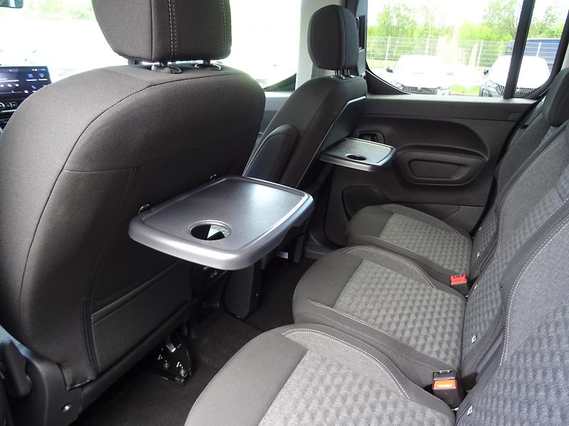 Peugeot Rifter (2026) GT BlueHDi 130 S&S EAT8 - fotka 17 z 43
