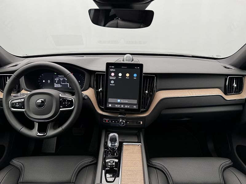 Volvo XC60 (2026) B5 AWD AUT BRIGHT PLUS  - fotka 2 z 24
