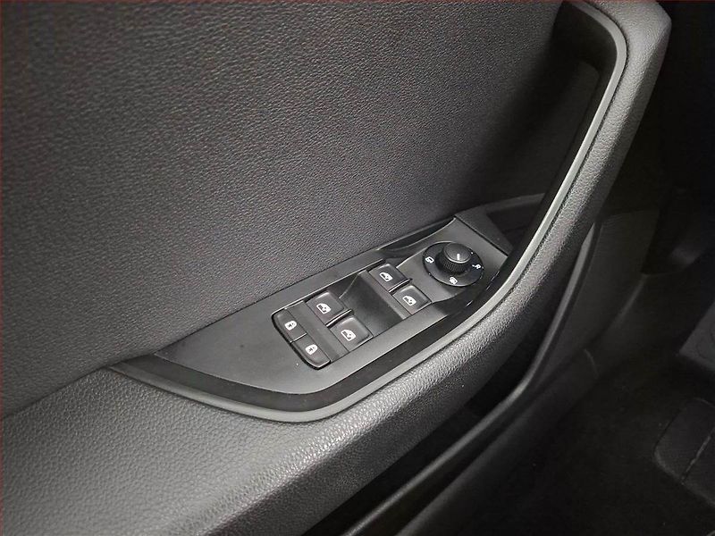 Škoda Superb (2018) 2.0 TDI, Automat, Navi, Xenony - fotka 20 z 21