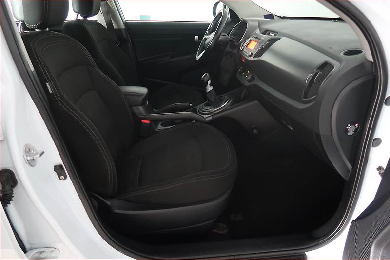 Kia Sportage (2011) 1.6 GDI - fotka 9 z 15