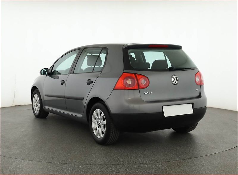 Volkswagen Golf (2005) 1.6, nová STK, jezdí skvěle - fotka 4 z 12