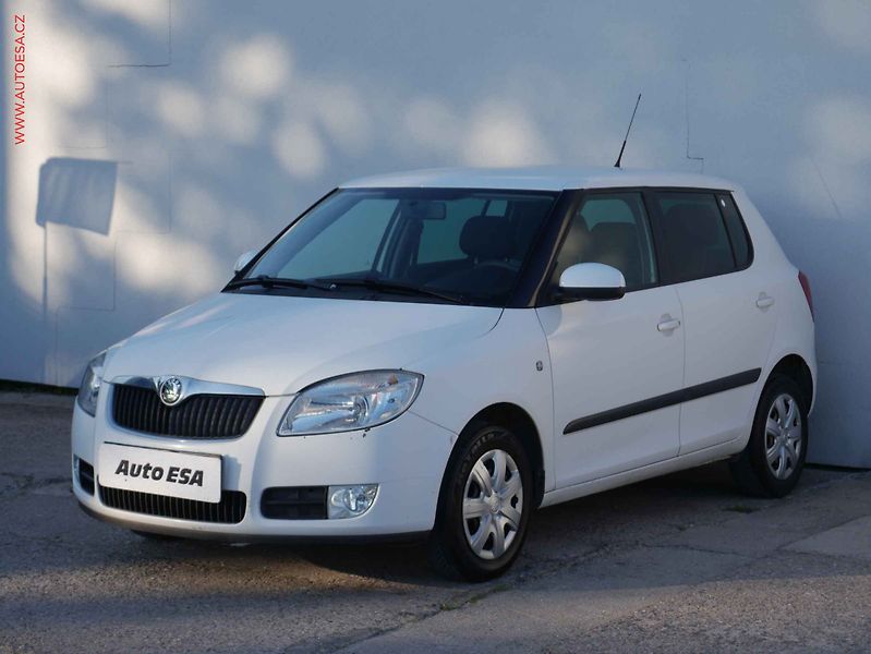 Škoda Fabia (2010) 1.2 12V, ČR, Ambition Plus - fotka 3 z 16
