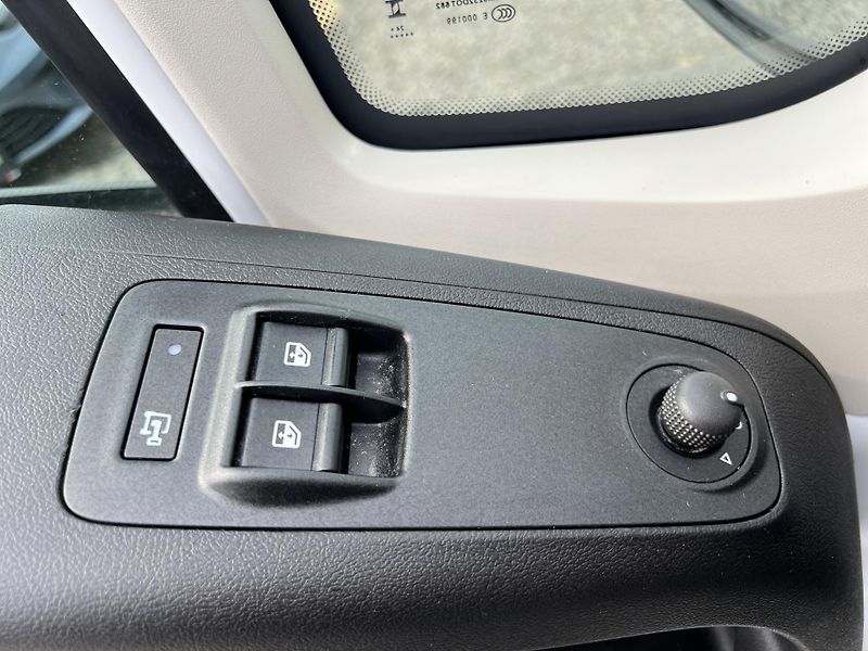 Toyota Proace Max 2.2D L2H2 Active ČR 1.MAJ DPH - fotka 11 z 35