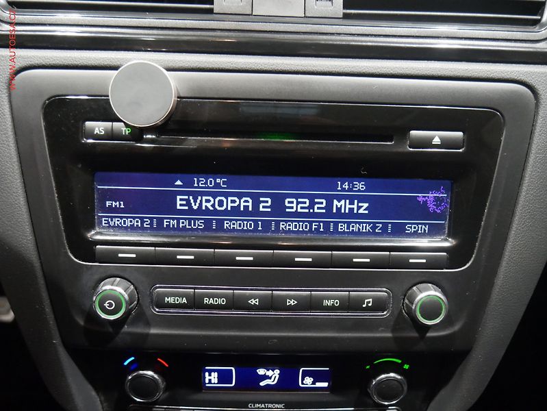 Škoda Rapid (2014) 1.2 TSI, ČR, Ambition, panor - fotka 11 z 17
