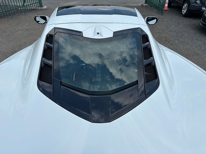 Chevrolet Corvette (2022) C8 Stingray 6.2 V8 354kW Targa - fotka 28 z 33