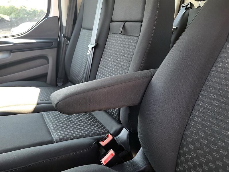 Ford Transit Custom 2.0 EcoBlue mHEV 96kW 6míst L2 - fotka 27 z 47