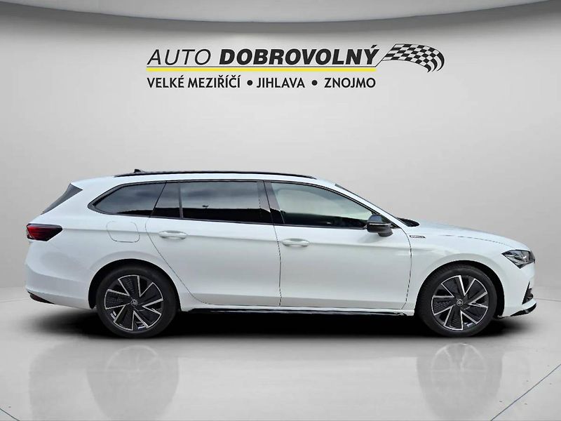 Škoda Superb Combi Sportline 2,0TDI 110kW D - fotka 5 z 20