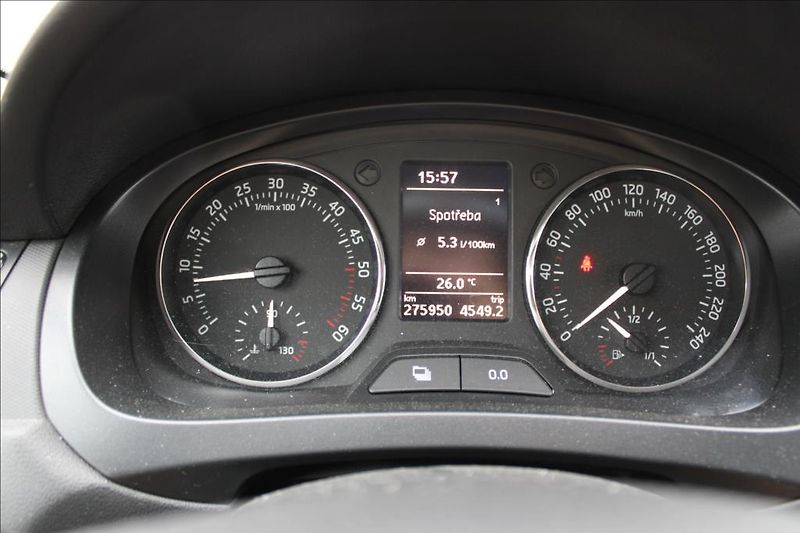 Škoda Rapid 1,6 TDi  DIG. KLIMA, STK 9/27 - fotka 17 z 23
