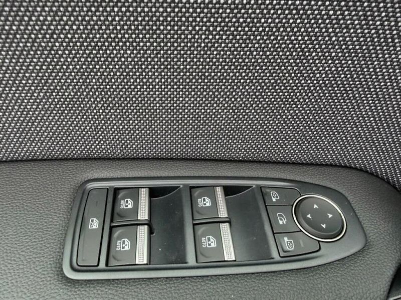 Renault Captur (2026) techno Eco-G 120 - fotka 18 z 25