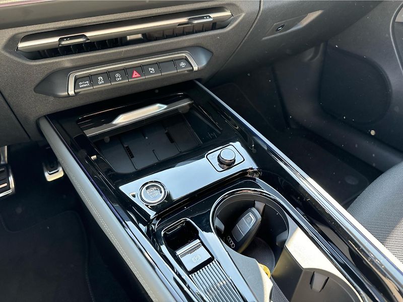 Audi Q3 TDI 110 kW 150 koní - fotka 13 z 24