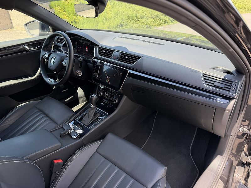 Škoda Superb 2,0TDi 147kW L&K 4x4 aut navi  - fotka 17 z 26