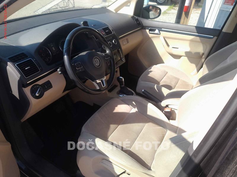 Volkswagen Touran (2014) 2.0 TDi, AT, STK4/28 - fotka 3 z 3