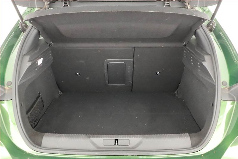 Peugeot 308 (2022) Allure Hybrid 180 - fotka 17 z 19
