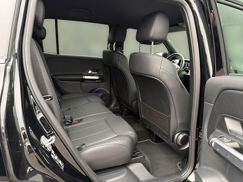 Mercedes-Benz GLB 200d 4M - fotka 14 z 18