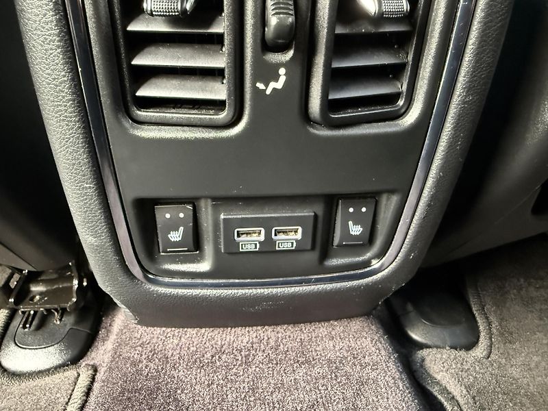 Jeep Grand Cherokee 3.0CRDi 4x4 NIGHT EAGLE 184kW - fotka 16 z 19