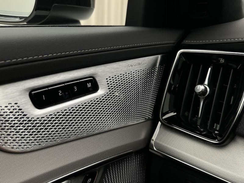 Volvo XC90 (2026) T8 AWD BLACK EDITION ULTRA - fotka 26 z 47