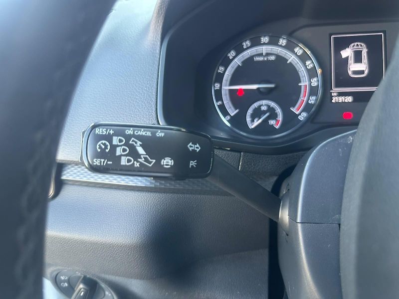 Škoda Karoq (2019) 1.6TDi, 85KW, NOVÉ ROZVODY - fotka 17 z 22