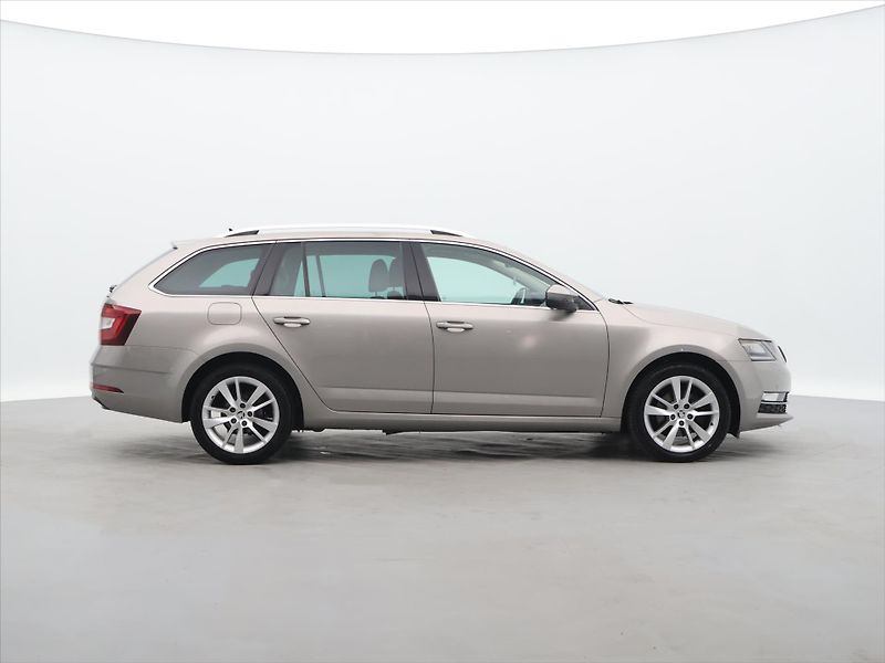 Škoda Octavia 1,4 TSI 110 kW Style - fotka 8 z 28