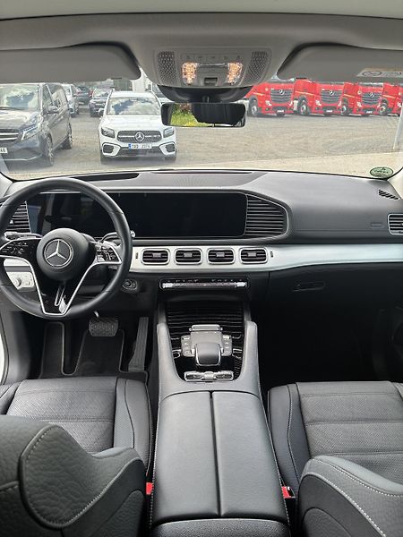 Mercedes-Benz GLE (2024) 450d 4MATIC - fotka 12 z 15