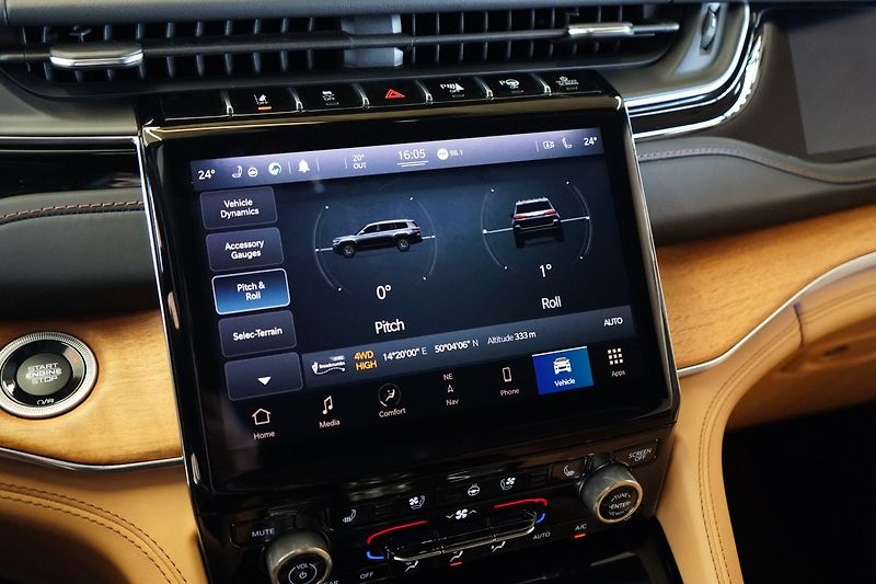 Jeep Grand Cherokee Summit Reserve L - fotka 55 z 71