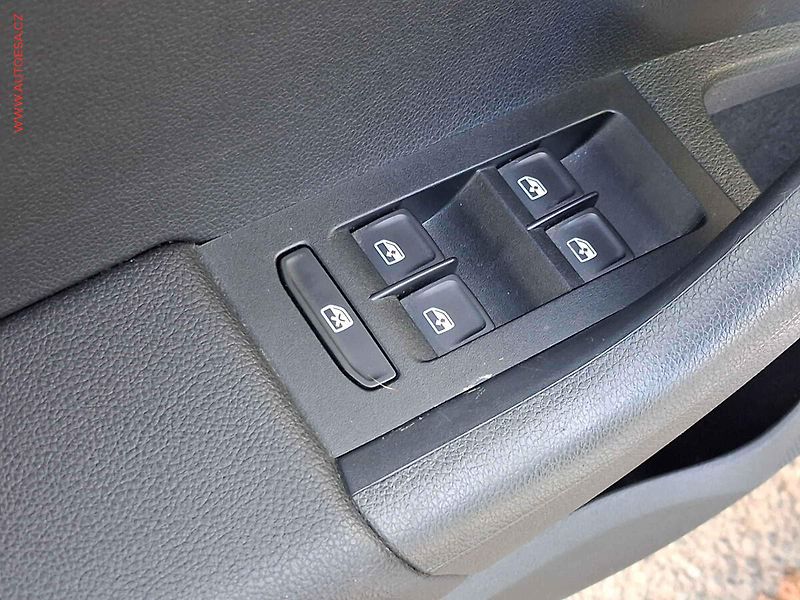 Škoda Octavia (2016) 2.0TDi, ČR, RS, bixen, kůže - fotka 11 z 13