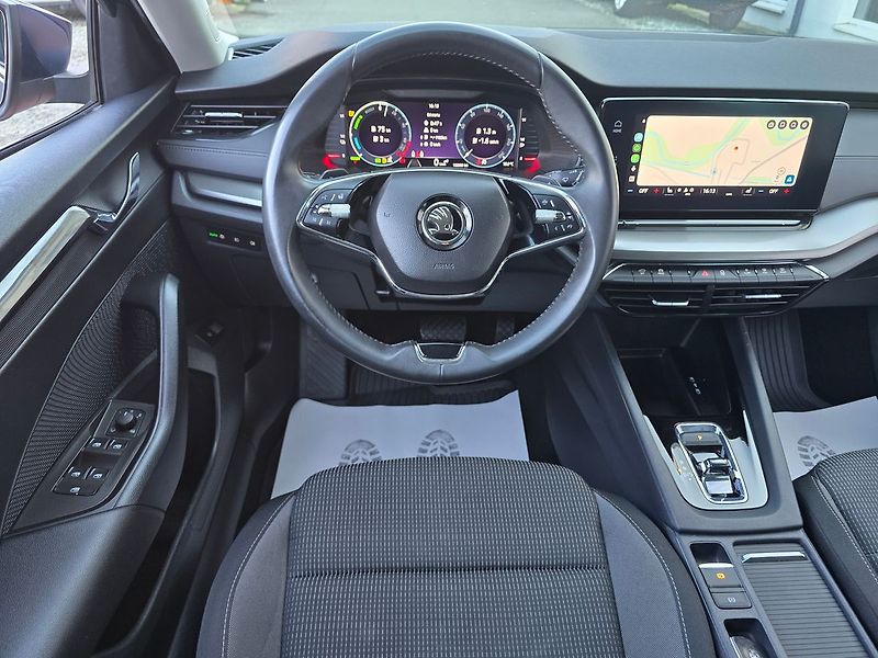 Škoda Octavia 1.4TSi 150kW iV DSG KAMERA - fotka 9 z 46