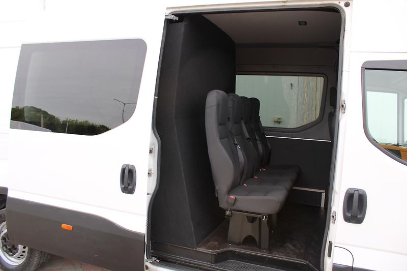 Iveco Daily 35S180 3,0 Maxi 7Míst+Klima - fotka 8 z 21