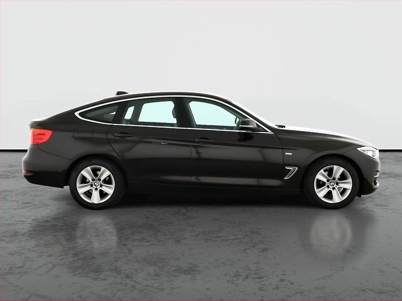 BMW Řada 3 (2015) Luxury Line 320i xDrive GT - fotka 6 z 20