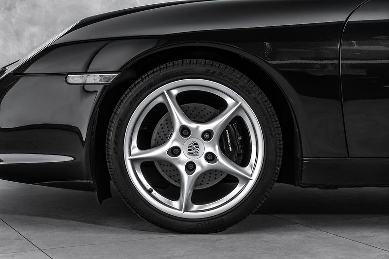 Porsche 911 Carrera 996.2 Cabrio - fotka 3 z 21