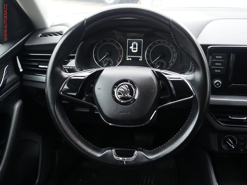 Škoda Scala (2022) 1.0 TSi, ČR, Ambition, DSG - fotka 13 z 16