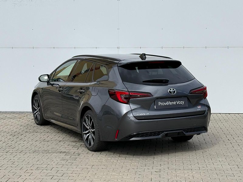 Toyota Corolla 1.8 HSD e-CVT GR Sport - fotka 7 z 28
