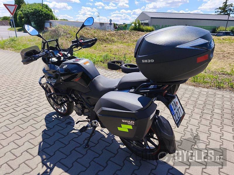 Benelli TRK 251 (2023) - fotka 6 z 12