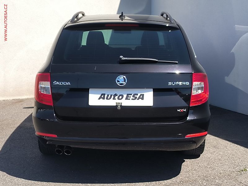 Škoda Superb (2015) 1.8 TSi 4X4, Ambition, navi - fotka 5 z 22