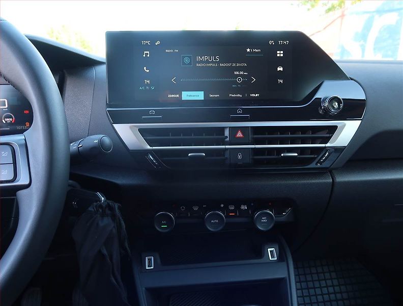 Citroën C4 (2025) 1.2 PureTech, ČR,1.maj - fotka 12 z 18