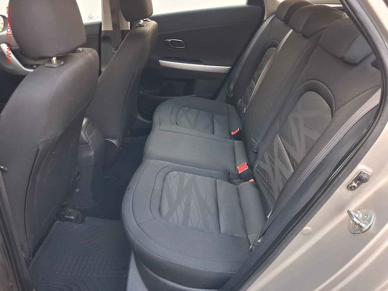 Kia Ceed (2013) 1.4 16V, 2.maj,ČR, AC, TZ - fotka 10 z 15