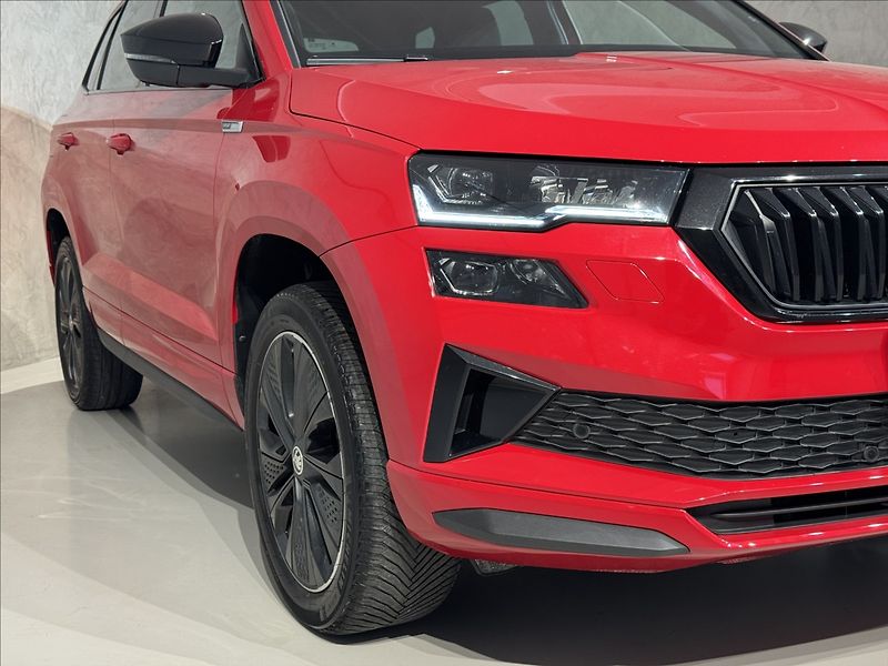 Škoda Karoq 2,0 TDi  DSG Sportline Virtual - fotka 5 z 49