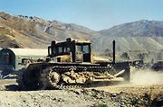 Buldozer DET 250.