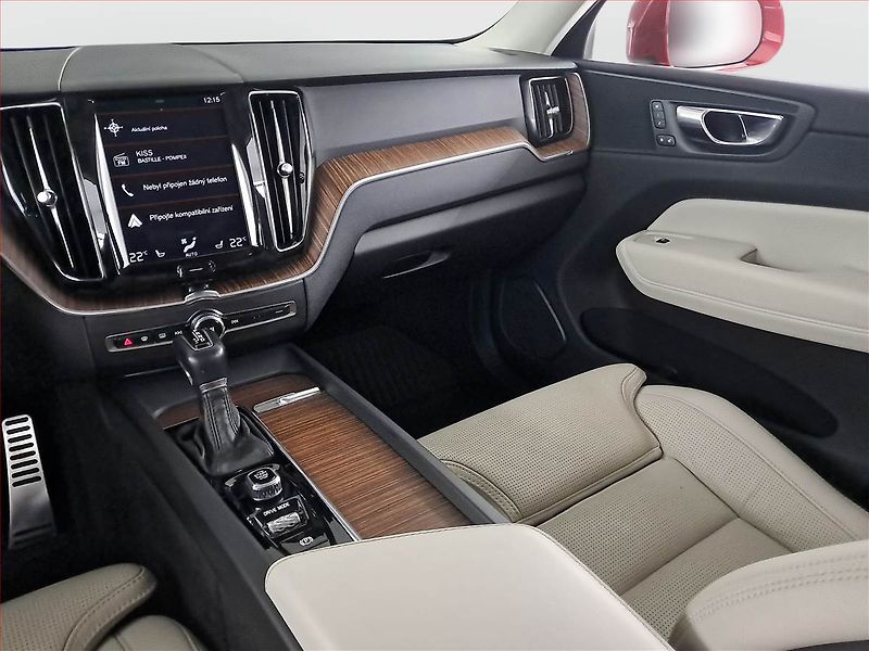 Volvo XC60 (2018) D4 AWD - fotka 8 z 24