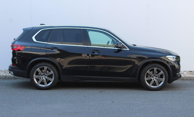 BMW X5 xDrive30d - fotka 3 z 26