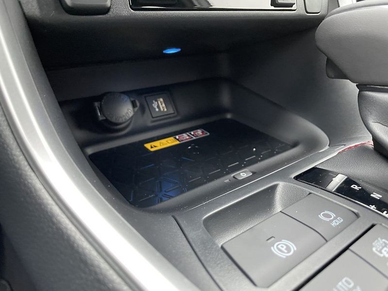 Toyota RAV4 2.5 Plug-in Hybrid Selection - fotka 18 z 28