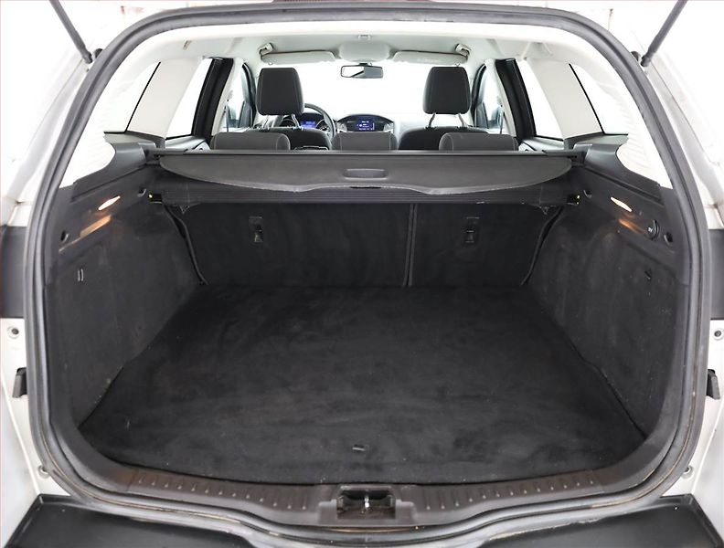Ford Focus (2014) 1.6 TDCi, Park. senzory - fotka 17 z 18