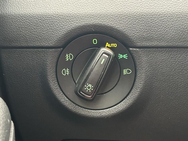 Škoda Octavia 2.0 TDI Style - fotka 19 z 26