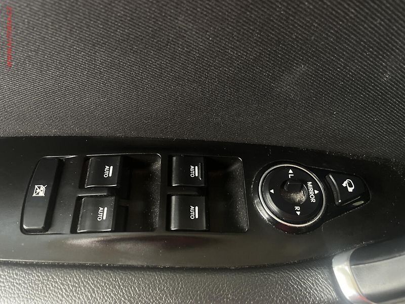 Hyundai i40 (2014) 1.7 CRDi, ČR, AC, TZ, park - fotka 11 z 16